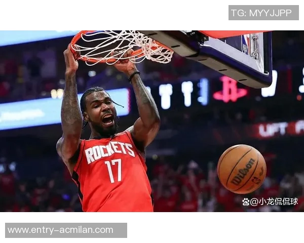 小卡首节表现抢眼9投4中斩获10分5篮板罚球全中助力球队攻势